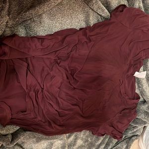 No boundaries burgundy short sleeve